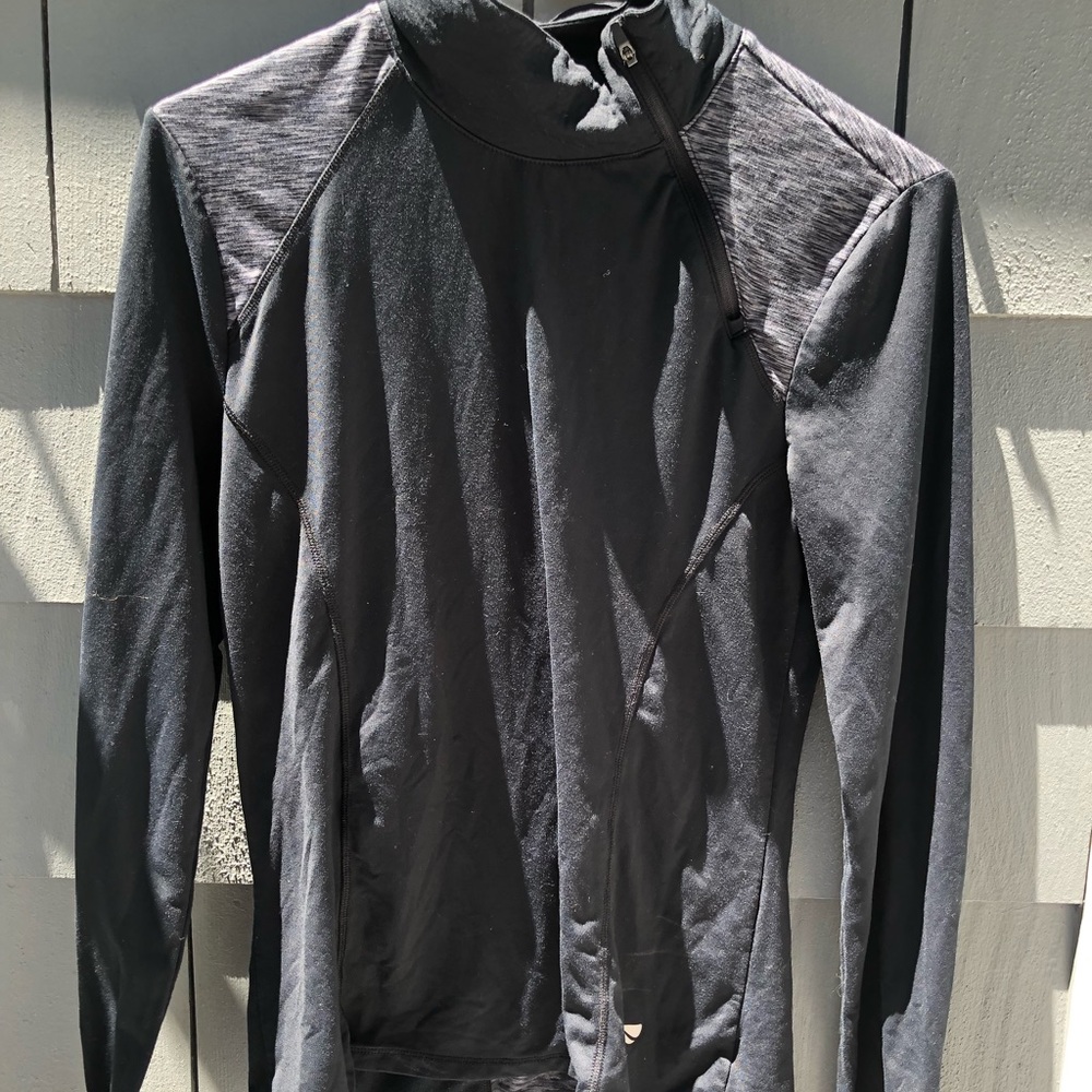 Long sleeve work out sweatshirt